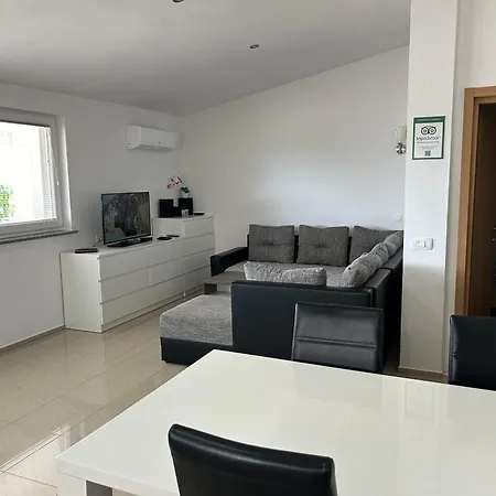 Apartments Erzen Medulin Extérieur photo