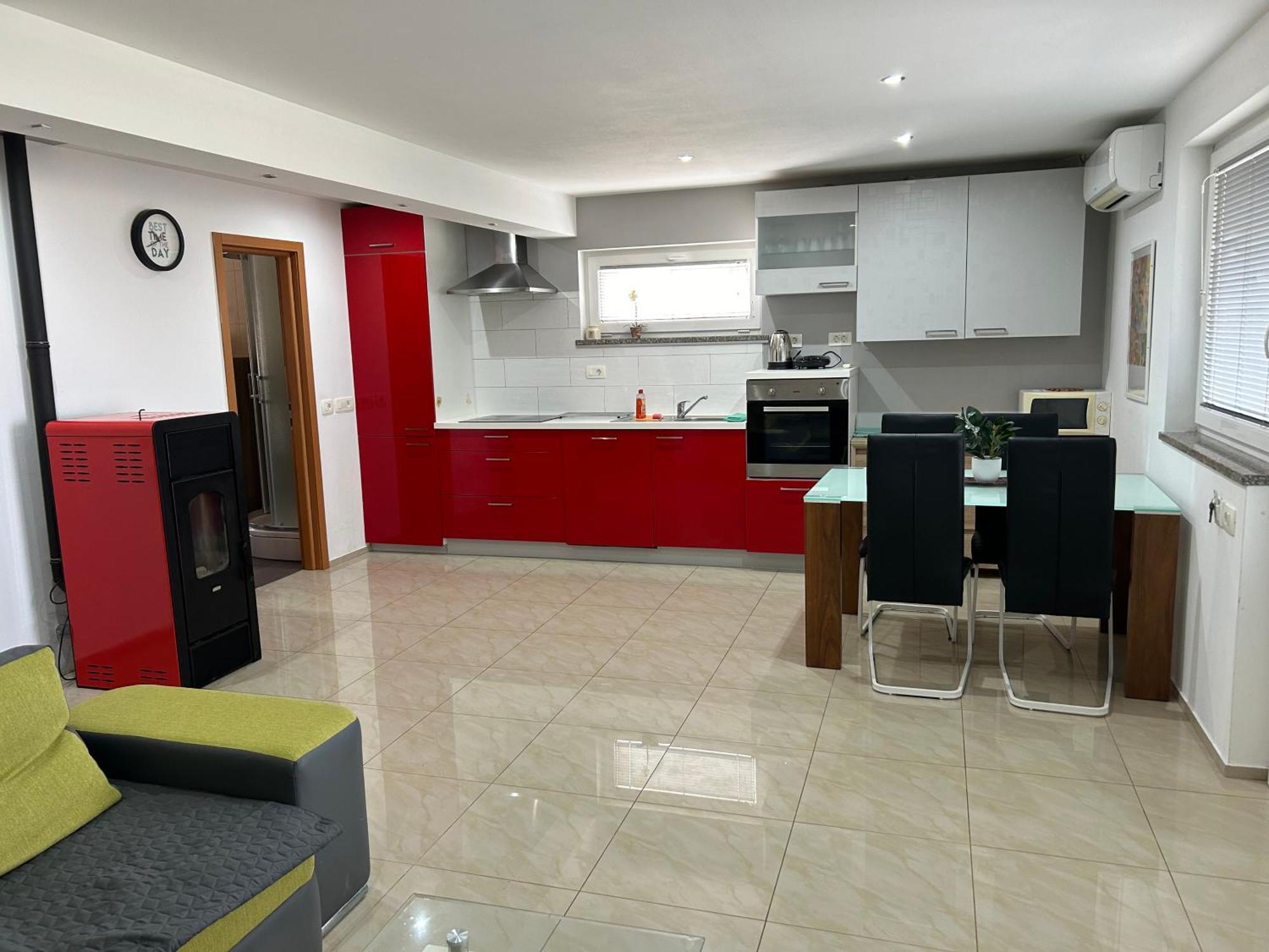 Apartament Erzen